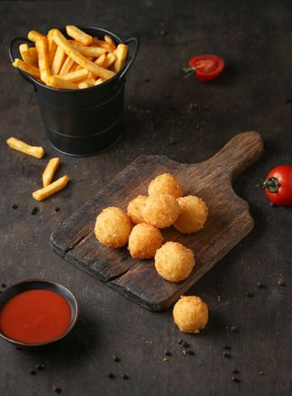 Պանրի գնդիկներ  և ֆրի