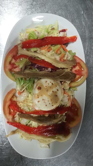 Ensalada  de Queso de Cabra con Chanfaina