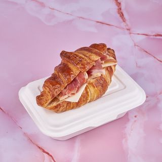 Croissant De Jamón Y Queso Manchego