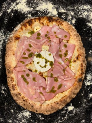 Pizza Mortadella Burrata