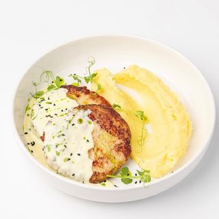 Пюре с куриными котлетами