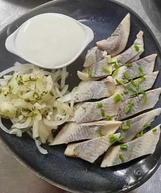 Śledź w oleju lub śmietanie 200g