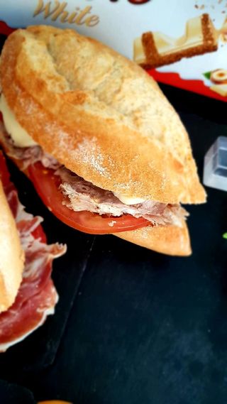 Bocadillo Pata Asada