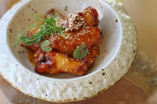 Крильця в манговому соусі