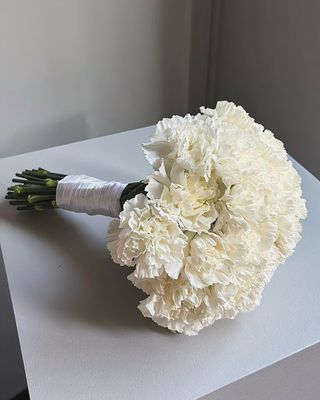 Buchet mireasa garoafe