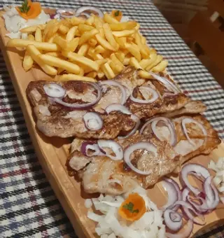 Bela vešalica 400g