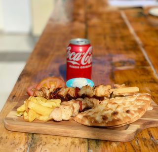 Menú souvlaki de pollo
