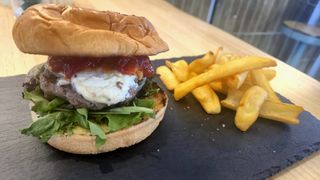 Acueducto burger