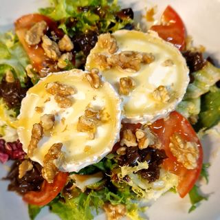 Ensalada De Queso De Cabra