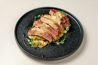 Стейк з картоплею та перечним соусом (250/250)