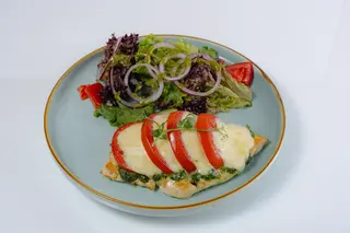 Курица "Капрезе" (320 г)