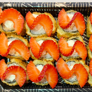 13 - Maki frito morango (12 peças)