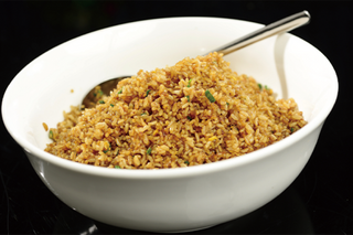 V30 - შემწვარი ბრინჯი სოიოს სოუსში / 酱油炒饭