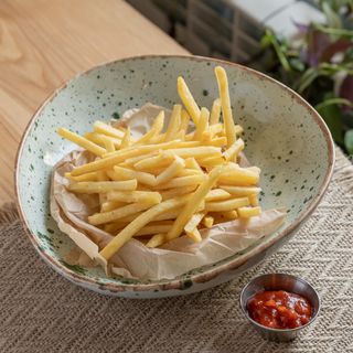 Картопля фрі з фірмовим соусом ()