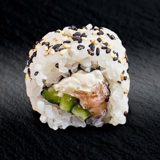 Урамаки Филаделфия Пушена сьомга (95г)