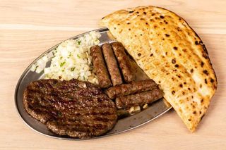 5 ćevapa i 1/2 pljeskavice