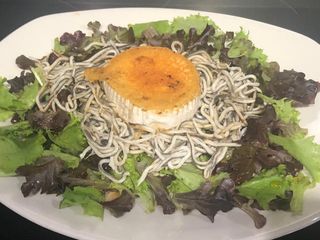 Gulas Y Queso De Cabra