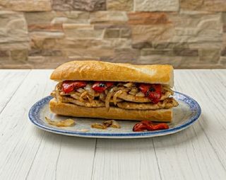 Bocadillo De Pollo Divan