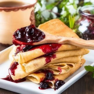 Crepe Con Mermelada De Arandanos