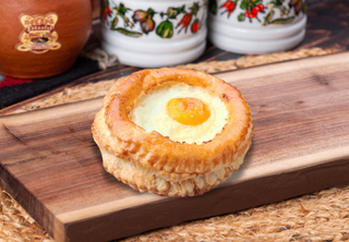 Pogacica sa sirom i jajetom