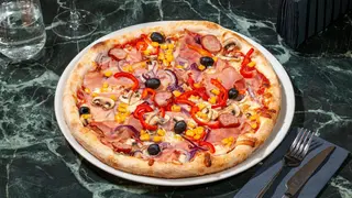 Pizza cu de toate