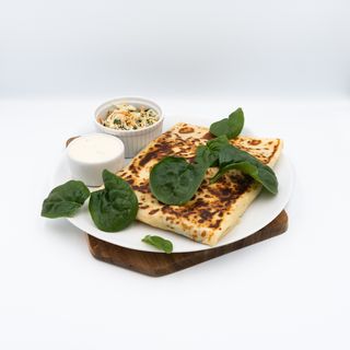 Naleśnik z kurczakiem i szpinakiem