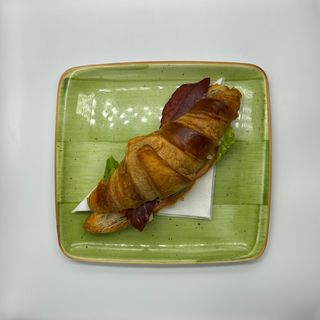 Kroasan sa pršutom 200gr