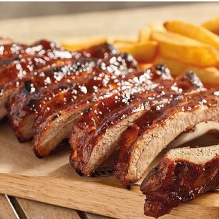 Costillas a la Barbacoa Cocinadas a Baja Temperatura con Patatas 