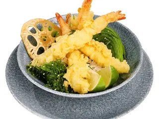 Sushi Bowl z krewetkami w tempurze 4 szt. / 200g