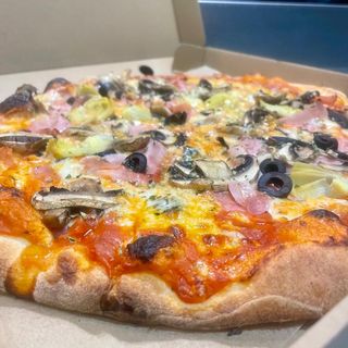 Pizza 4 Estaciones (32 cm.)