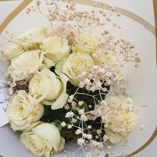 13 white flowers 
