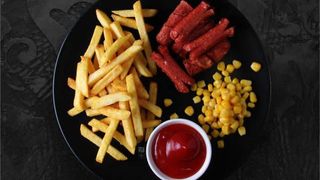 Сосиски с картофелем фри