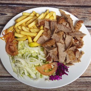 Kebab na talerzu 