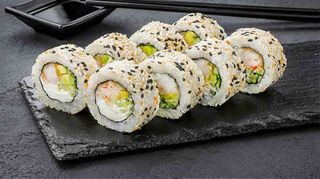 Філадельфія з креветкою в кунжуті