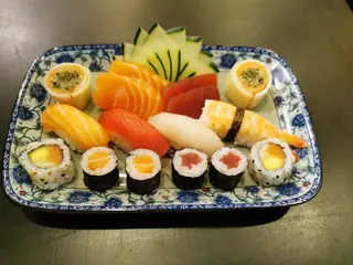Best Traditional Sushi 18 Peças