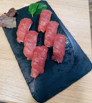 Nigiri De Atún (6 Uds.)