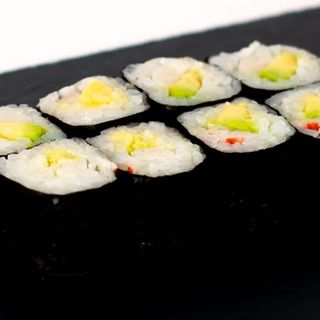 Maki Aguacate Y Surimi (8 pzs.)