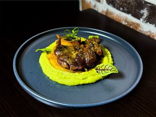 Оссобуко зі шпинатним пюре (450г)