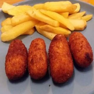 Croquetas (12 Uds.) Con Patatas Fritas (Porción Entera)