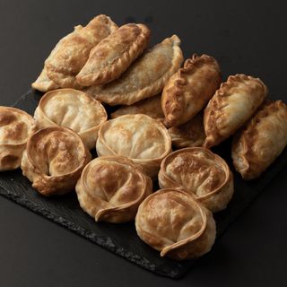 Empanada De Jamón Y Queso