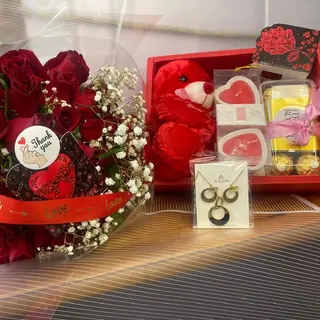 Love & Sparkle Deluxe Gift 