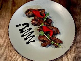 Ребра в соєво-винному соусі (220g)