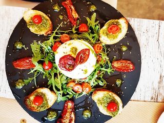 Ensalada Mozzarella Di Búfala