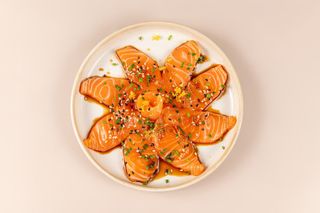 Lascas de Salmão com Molho Ponzu de Lima | 8 un