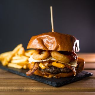 Американски бургер (520 гр)