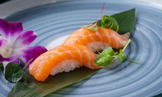 N1. Nigiri sake - 1 pezzo