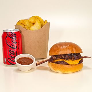 Burger + patatas + bebida 