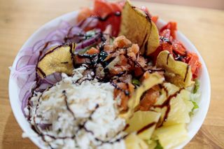 Ensalada de salmón 1/2 ración 