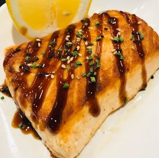 113. Salmón A La Plancha