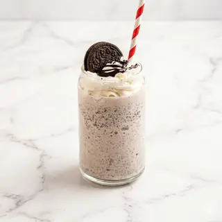 Oreo Tumbler Milkshake
